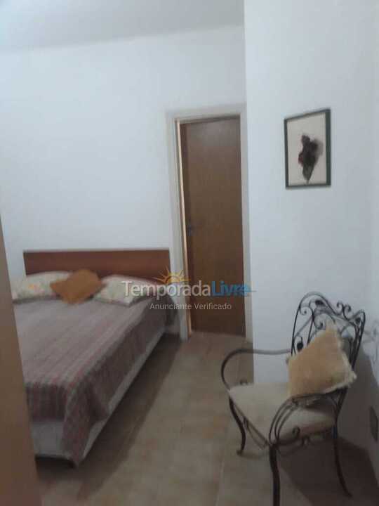 Apartamento para aluguel de temporada em Guarujá (Pitangueiras)