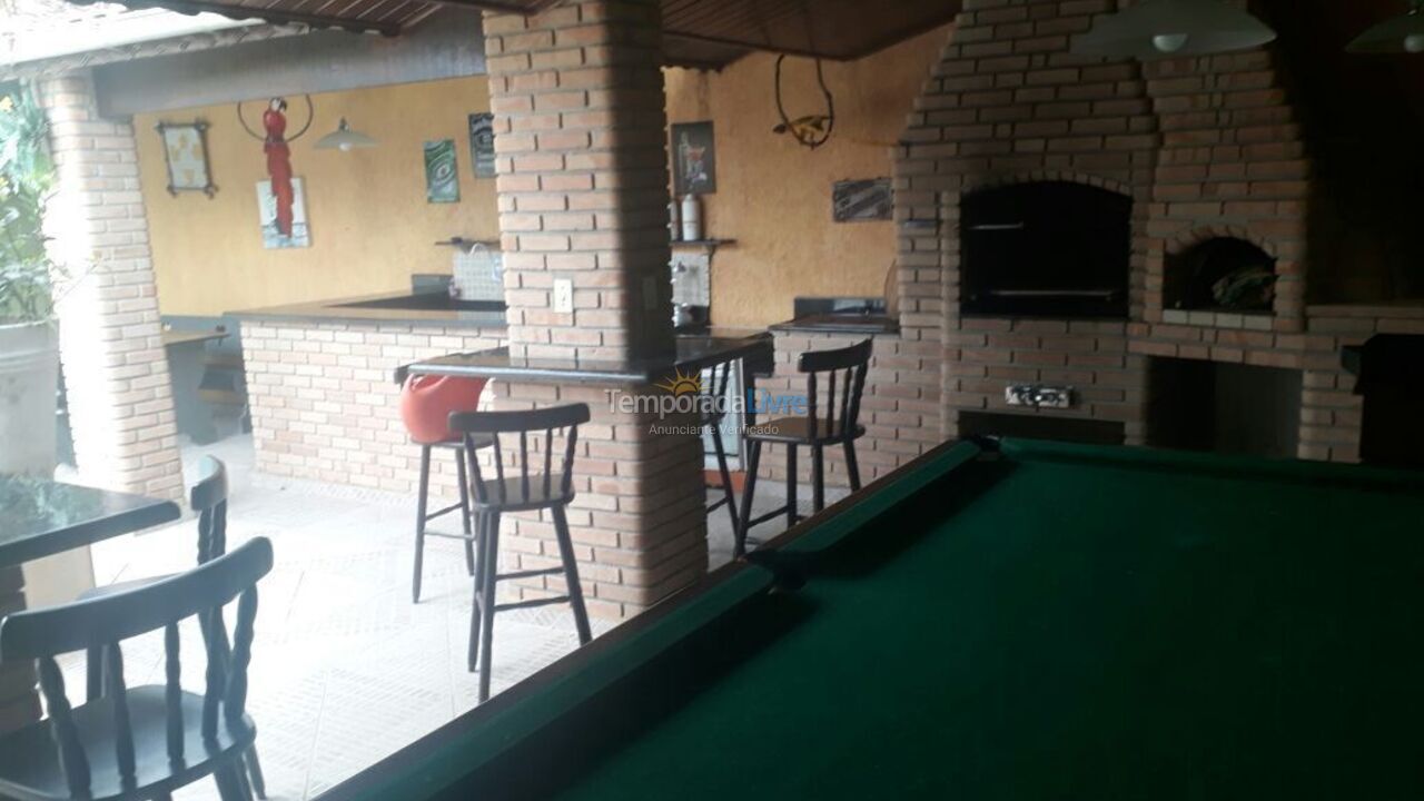 Apartamento para aluguel de temporada em Peruíbe (Balneario Maria Helena Novaes)