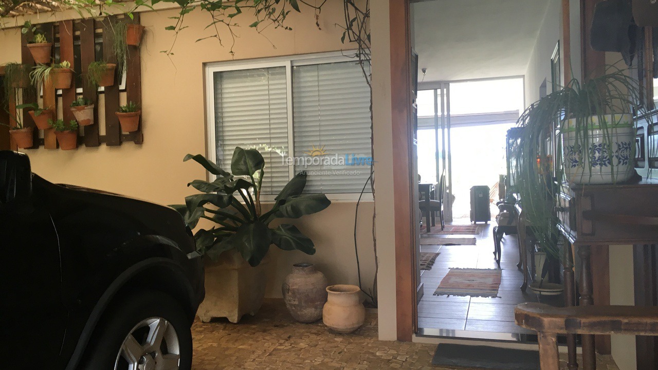 Casa para aluguel de temporada em Brotas (Caju)