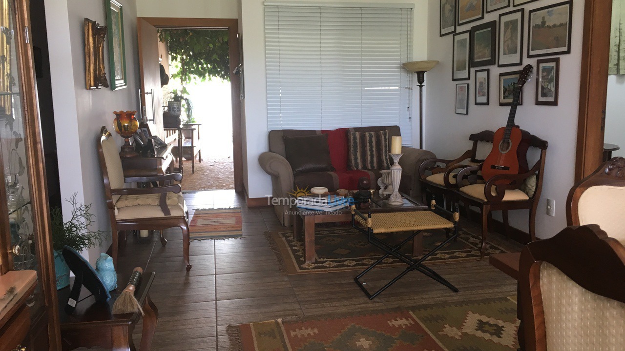 Casa para aluguel de temporada em Brotas (Caju)