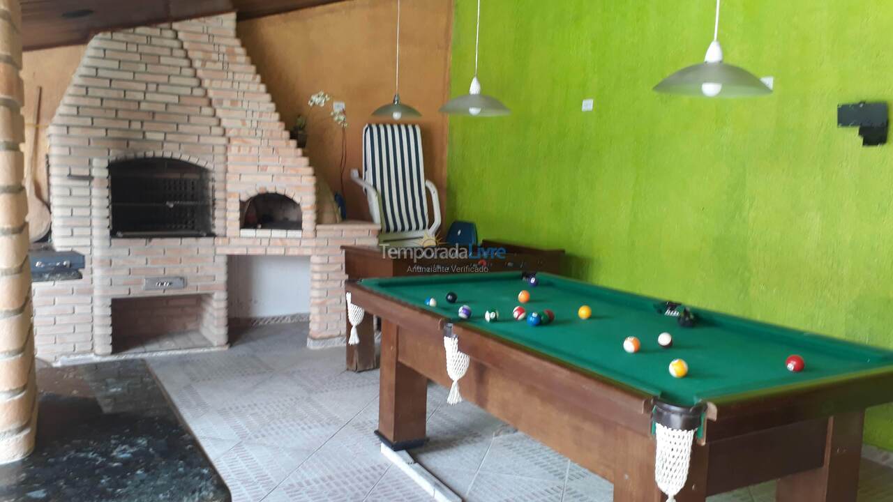 Apartamento para aluguel de temporada em Peruíbe (Balneario Maria Helena Novaes)