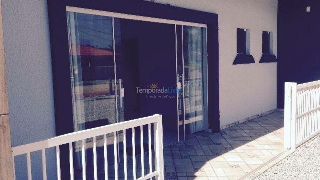 Apartamento para aluguel de temporada em Pontal do Paraná (Balneário Leblon)