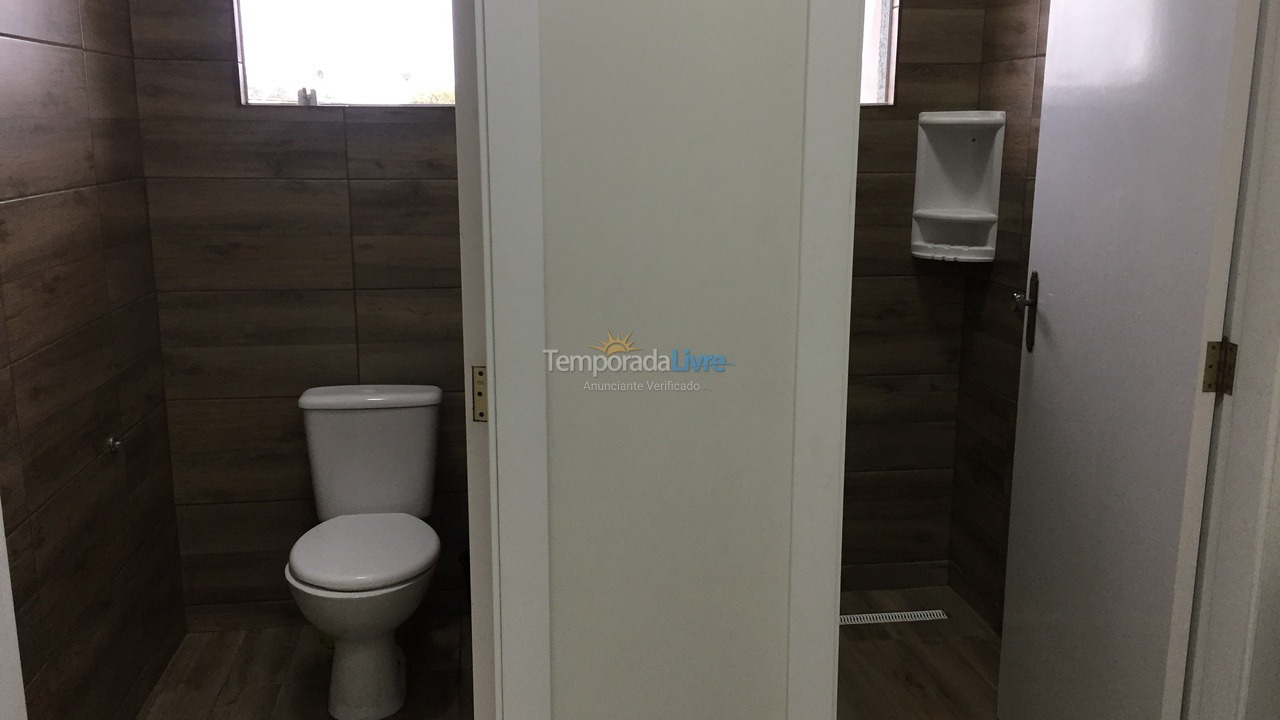 Apartamento para aluguel de temporada em Pontal do Paraná (Balneário Leblon)