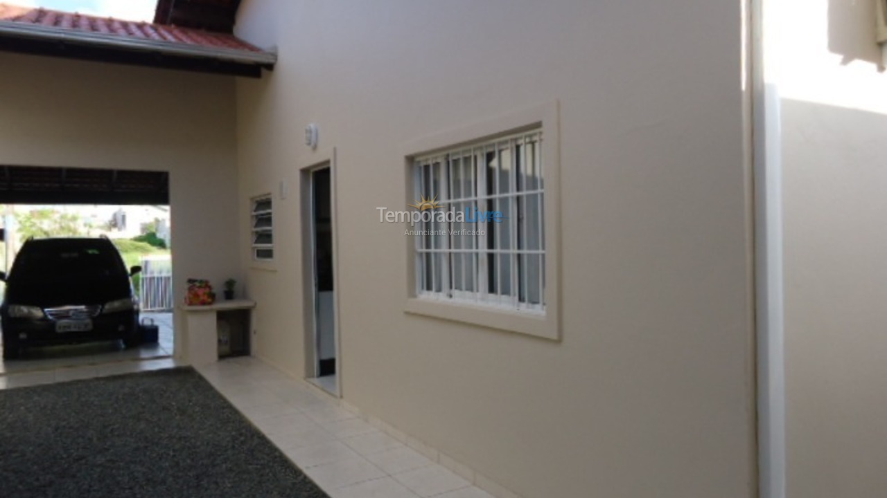 Casa para aluguel de temporada em São Francisco do Sul (Prainha)