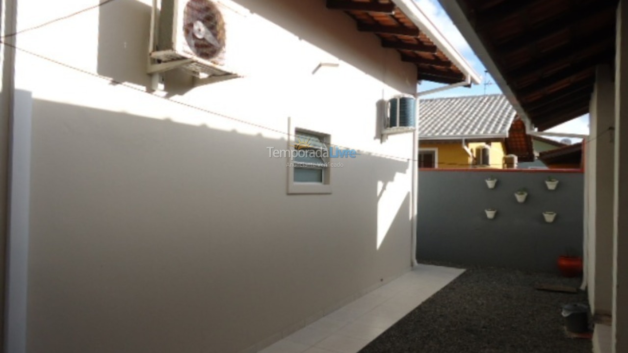 Casa para aluguel de temporada em São Francisco do Sul (Prainha)