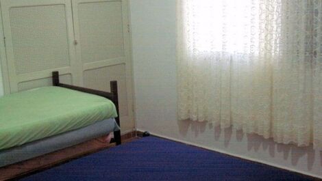 Casa con suite y piscina cerca del centro de Mongaguá (11) 93387-8729