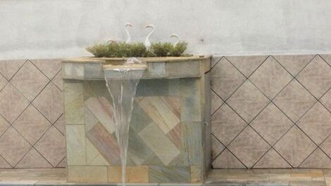 Casa con suite y piscina cerca del centro de Mongaguá (11) 93387-8729