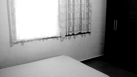 Casa con suite y piscina cerca del centro de Mongaguá (11) 93387-8729