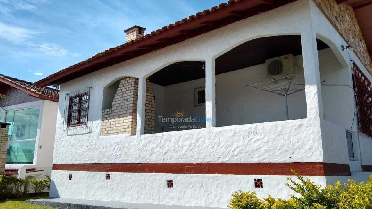 Casa para aluguel de temporada em Florianópolis (Lagoinha)