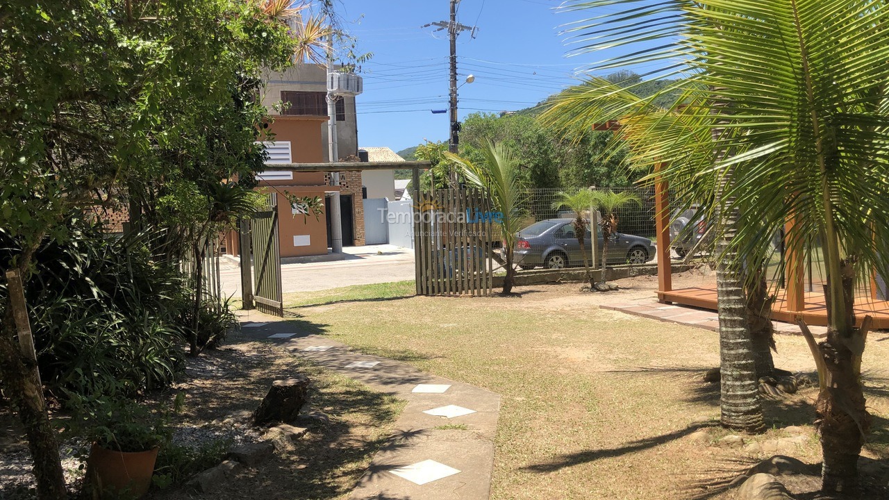 Casa para aluguel de temporada em Garopaba (Praia da Ferrugem)