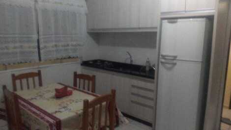 Apartamento em frente mar com 2 dormitórios para até 6 pessoas