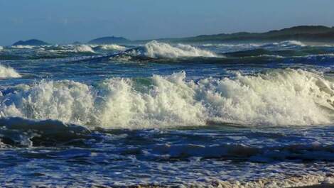 Apartamento em frente mar com 2 dormitórios para até 6 pessoas
