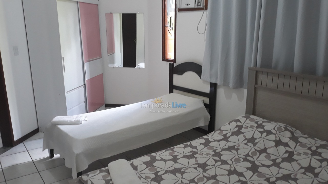 Casa para aluguel de temporada em Camaçari (Praia de Guarajuba)