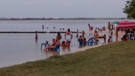 Casa tipo cabaña cerca de la playa y la laguna en Arraial do Cabo