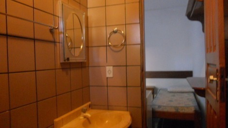 Casa con 10 suites, 50 personas, piscina, barbacoa, a 500 metros de la playa.