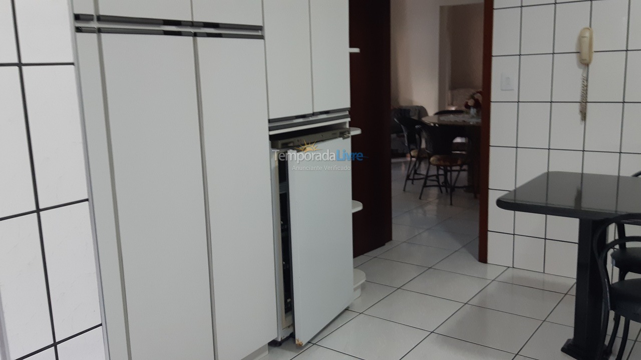 Apartment for vacation rental in Itapema (Meia Praia)