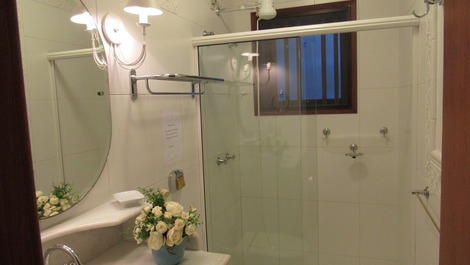 APARTAMENTO SUPER ACONCHEGANTE 4 PESSOAS TV E WIFI -102