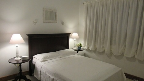 APARTAMENTO SUPER ACONCHEGANTE 4 PESSOAS TV E WIFI -102