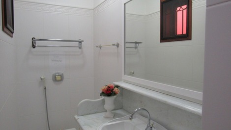 APARTAMENTO SUPER ACONCHEGANTE 4 PESSOAS TV E WIFI -102