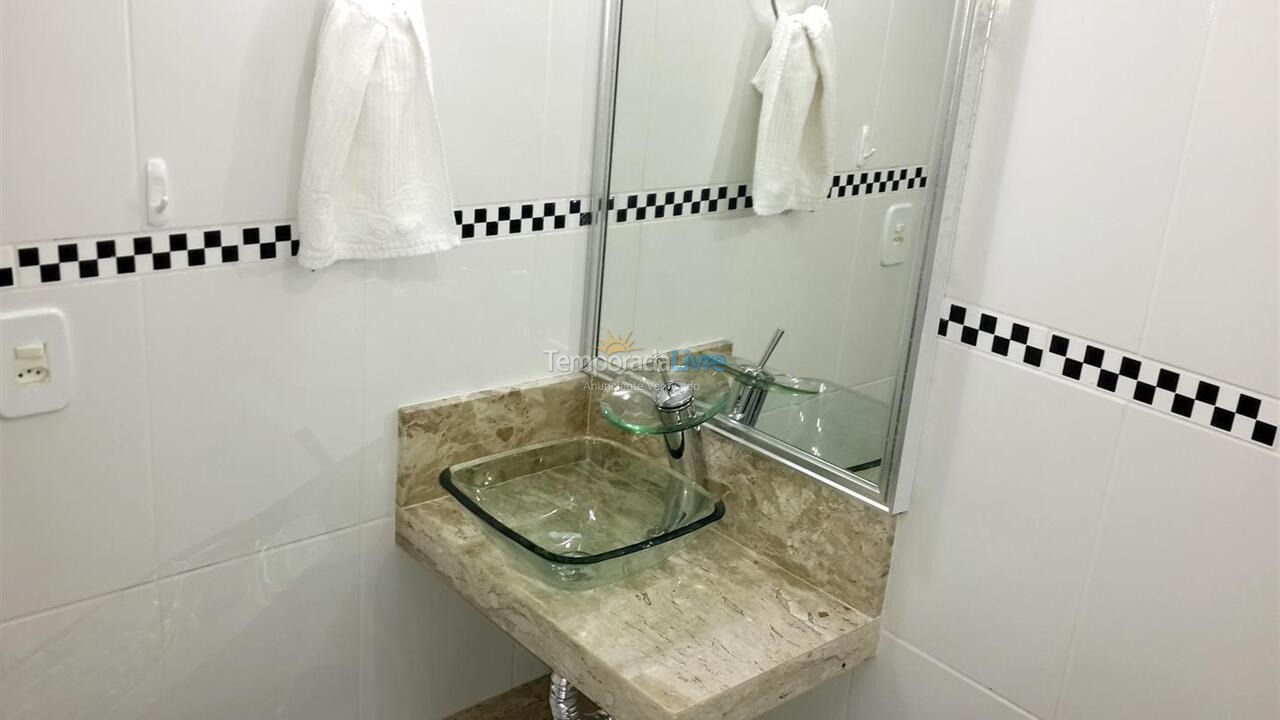 Apartamento para aluguel de temporada em Guarujá (Pitangueiras)