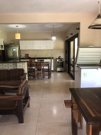 CASA GRANDE Y CÓMODA A 50 METROS DEL MAR EN PRAIA DA FERRUGEM