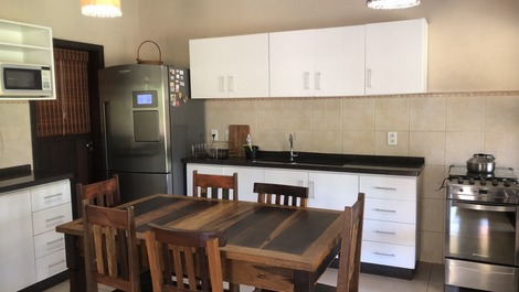 CASA GRANDE Y CÓMODA A 50 METROS DEL MAR EN PRAIA DA FERRUGEM