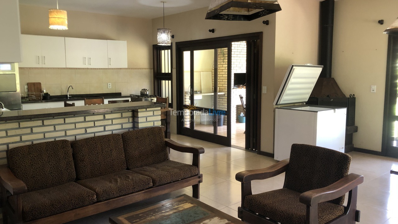 Casa para alquiler de vacaciones em Garopaba (Praia da Ferrugem)