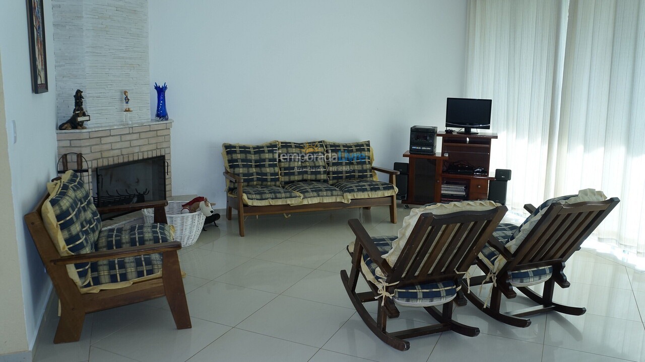 House for vacation rental in Igaratá (Almeida Prado Portal de Igarata)