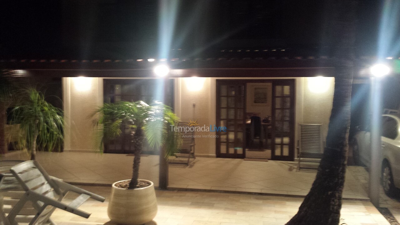 Casa para alquiler de vacaciones em São Sebastião (Juquehy)