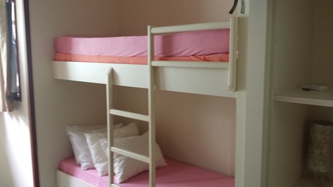 Cómoda casa con piscina cerca del centro de Juquehy