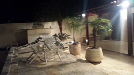 Cómoda casa con piscina cerca del centro de Juquehy