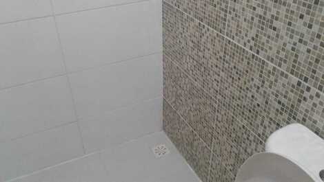 Season Apt in Guarujá, 2 bedrooms next to Roldao Atacadista