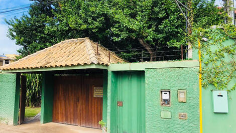 Linda casa com 8 quartos localizada à 70m da Praia de Taperapuan