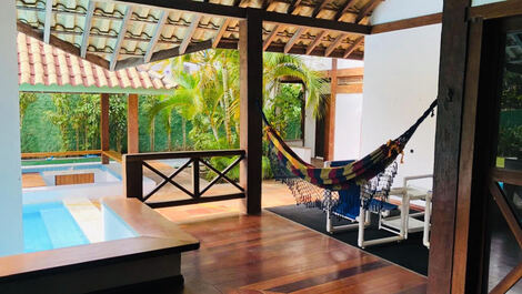 Linda casa com 8 quartos localizada à 70m da Praia de Taperapuan