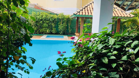 Linda casa com 8 quartos localizada à 70m da Praia de Taperapuan