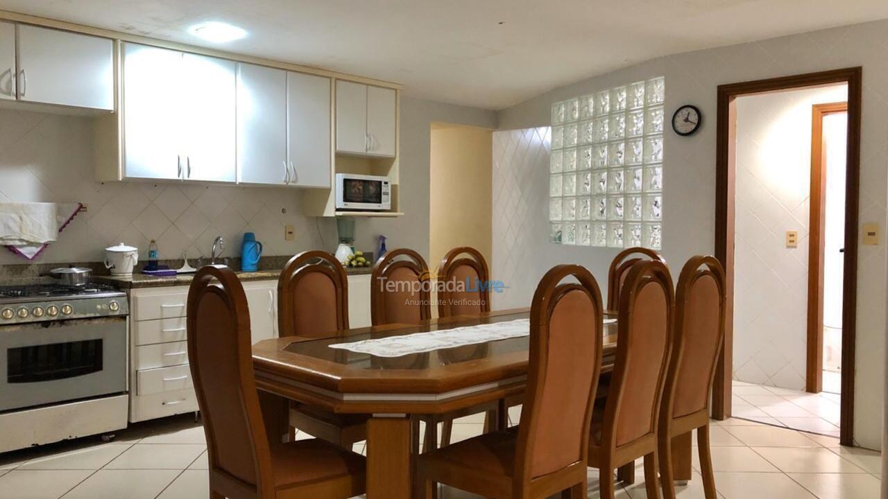 Apartment for vacation rental in Guarapari (Praia do Morro)
