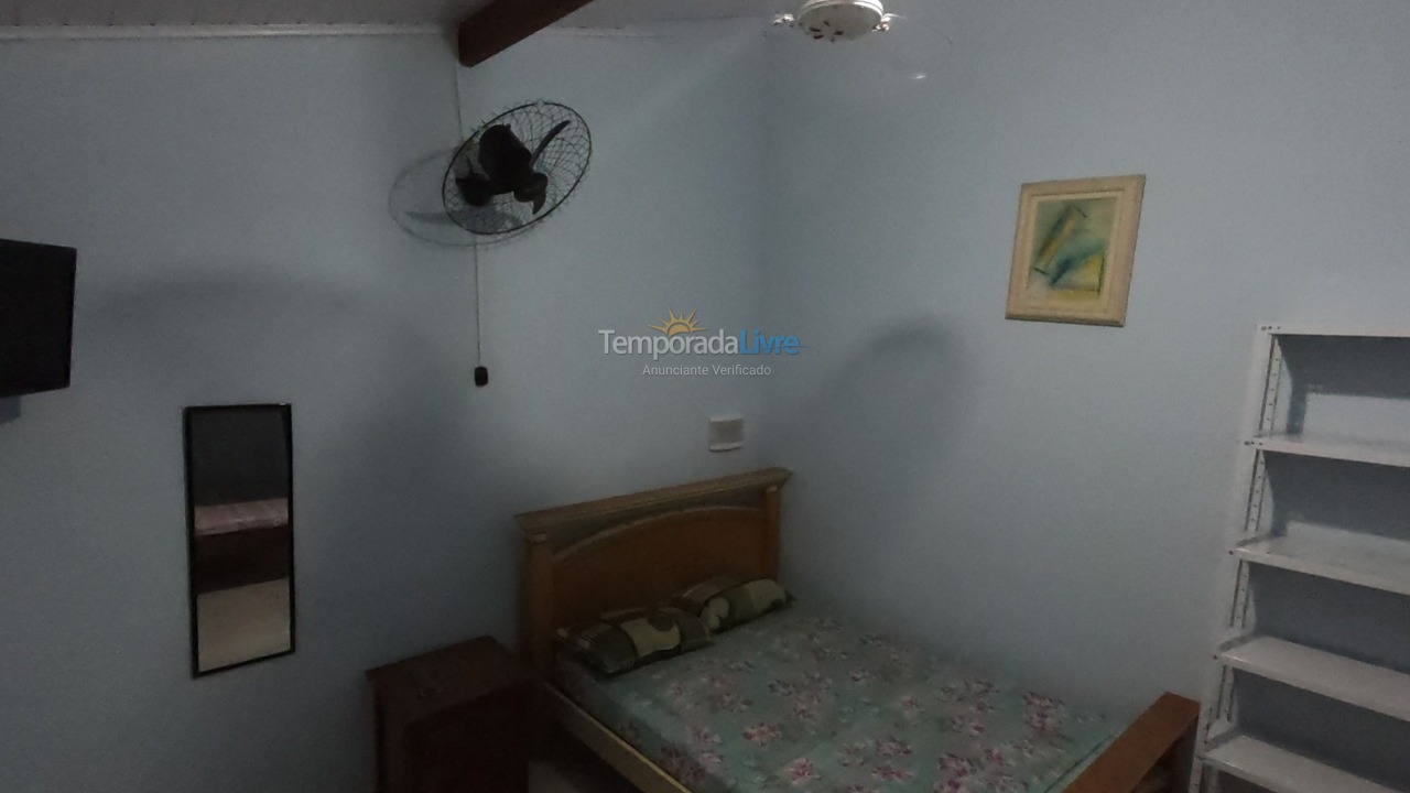 Casa para aluguel de temporada em Caraguatatuba (Praia da Mococa)