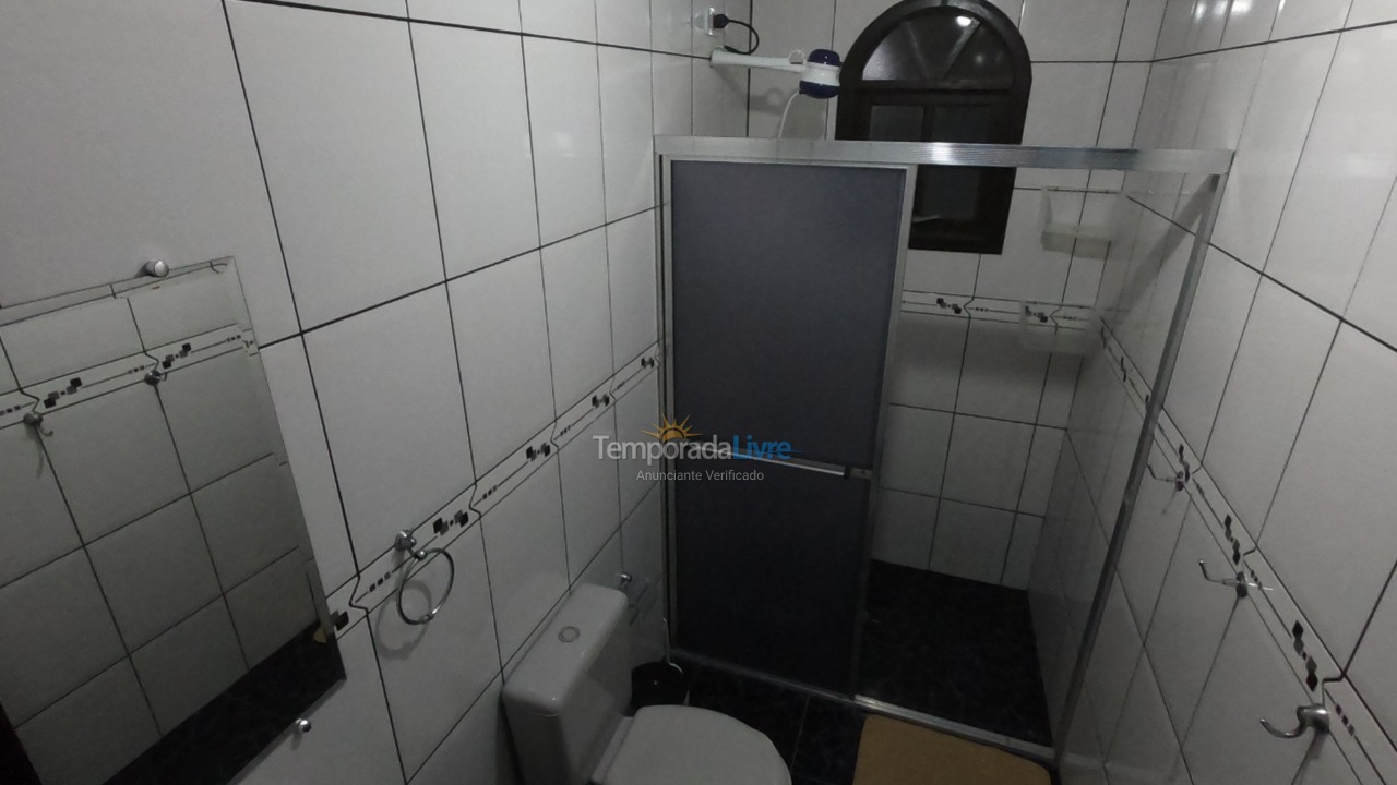 Casa para aluguel de temporada em Caraguatatuba (Praia da Mococa)