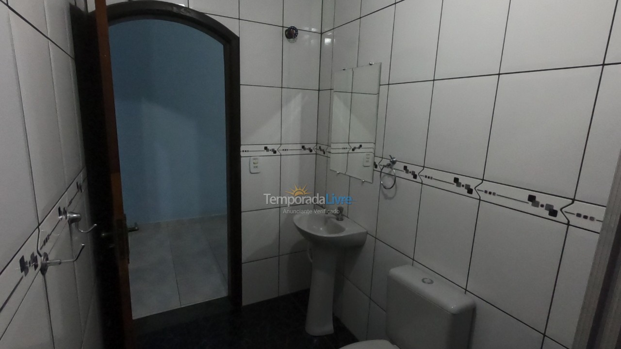 Casa para aluguel de temporada em Caraguatatuba (Praia da Mococa)