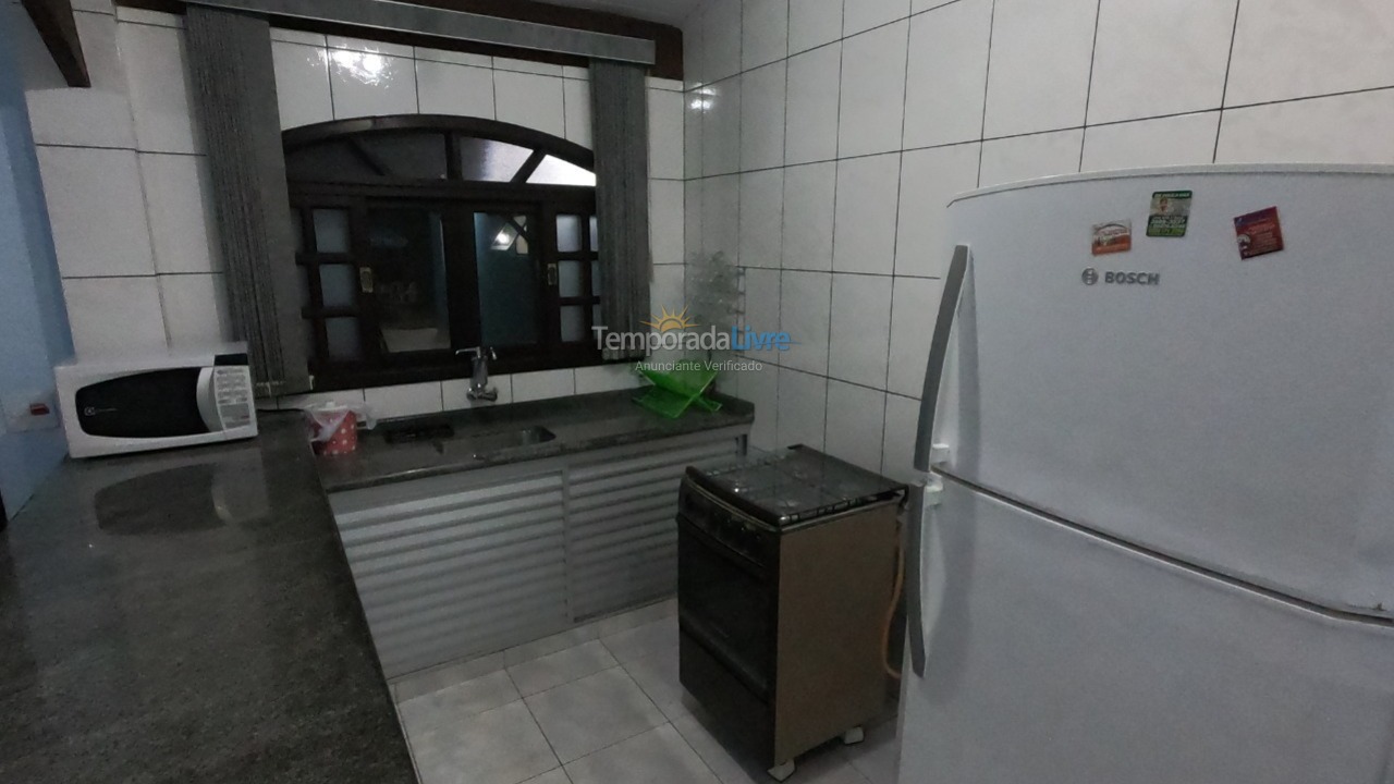 Casa para aluguel de temporada em Caraguatatuba (Praia da Mococa)