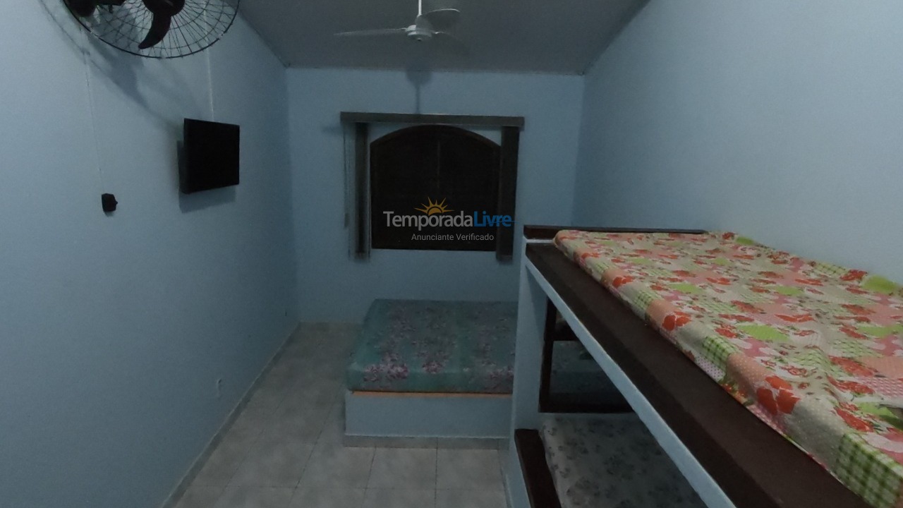 Casa para aluguel de temporada em Caraguatatuba (Praia da Mococa)