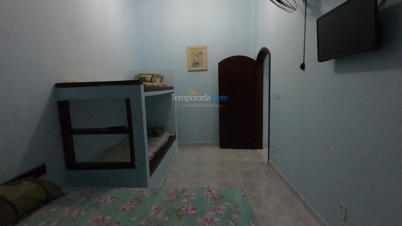 Casa para aluguel de temporada em Caraguatatuba (Praia da Mococa)