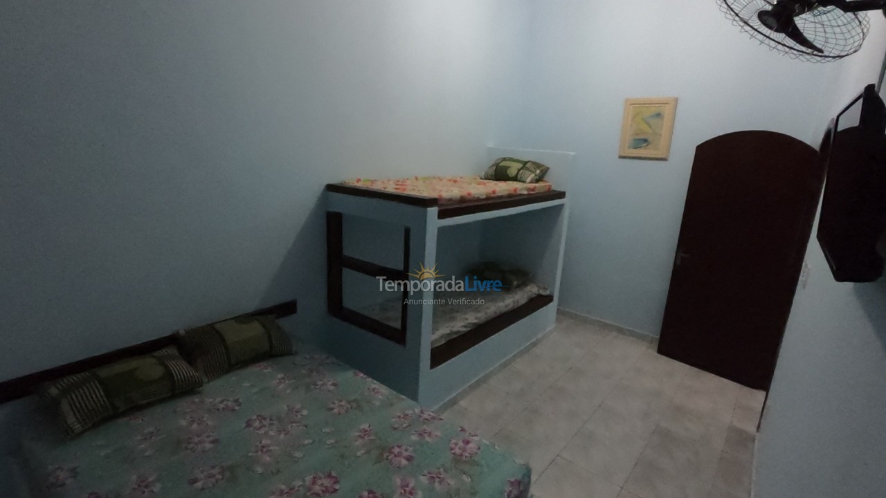 Casa para aluguel de temporada em Caraguatatuba (Praia da Mococa)