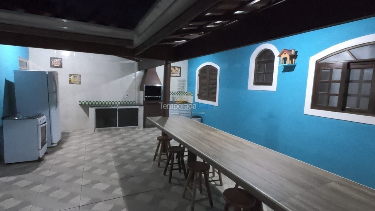 Casa para aluguel de temporada em Caraguatatuba (Praia da Mococa)