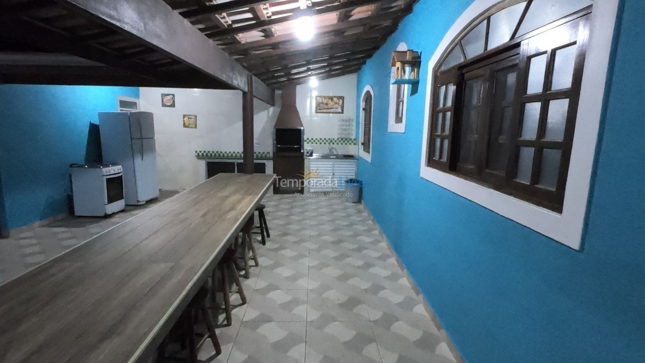 Casa para aluguel de temporada em Caraguatatuba (Praia da Mococa)