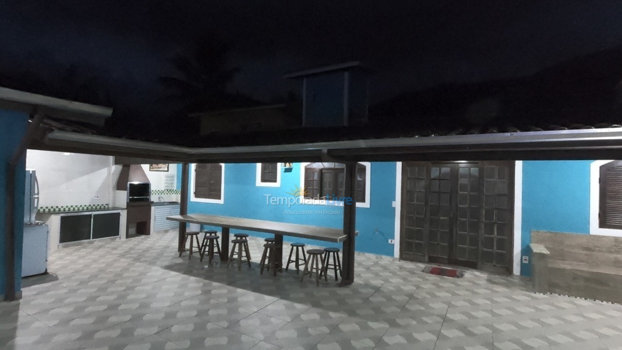 Casa para aluguel de temporada em Caraguatatuba (Praia da Mococa)
