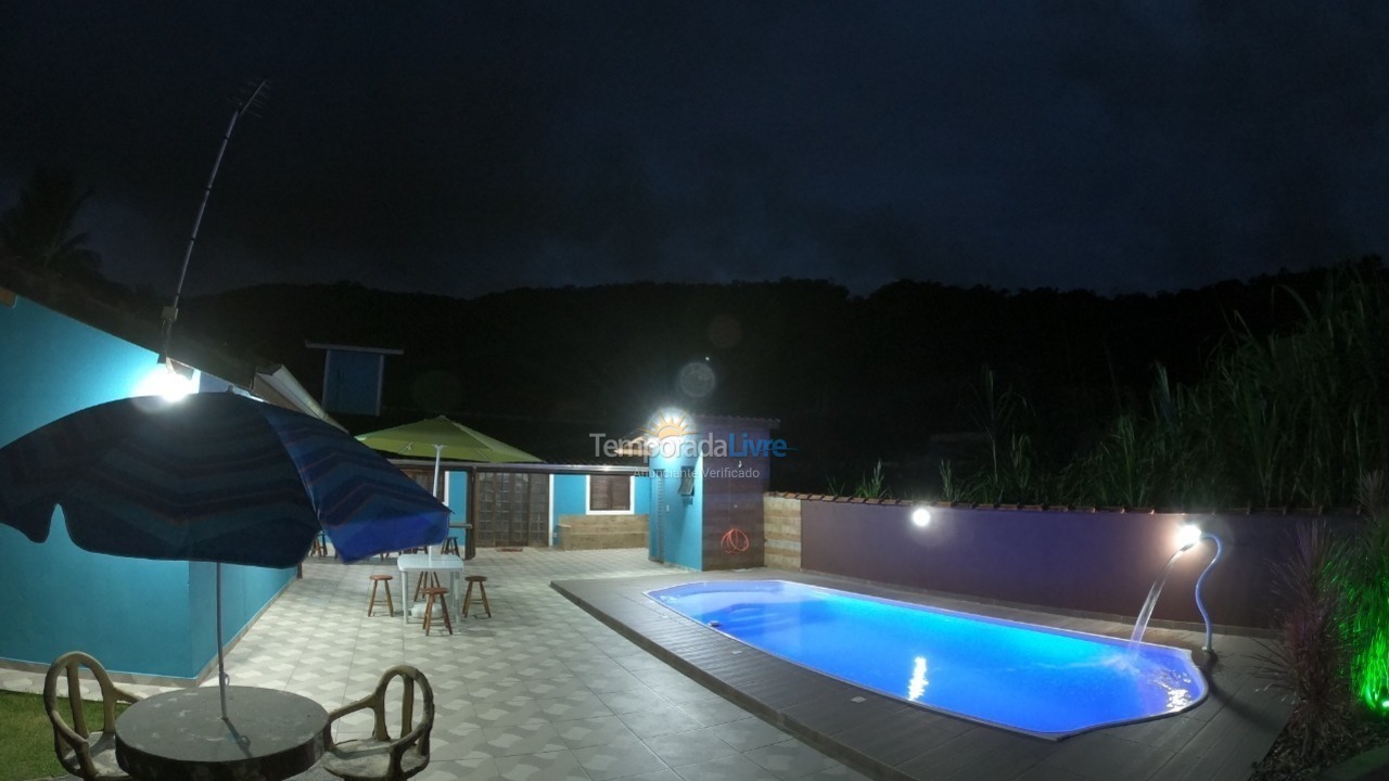 Casa para aluguel de temporada em Caraguatatuba (Praia da Mococa)