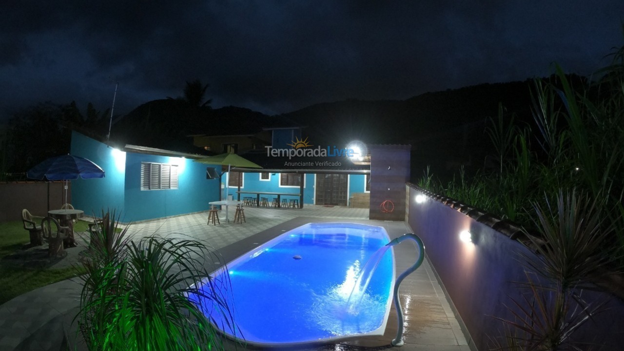 Casa para aluguel de temporada em Caraguatatuba (Praia da Mococa)