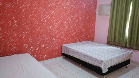 HOUSE 11 SUITES UP TO 53 PEOPLE, SWIMMING POOL, BARBECUE, TAPERAPUAN.