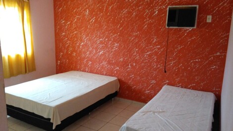 HOUSE 11 SUITES UP TO 53 PEOPLE, SWIMMING POOL, BARBECUE, TAPERAPUAN.